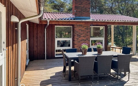 Gaja - 1Km from the Sea: Hout, Veranda, Meubilair, Beits, Huis, Deur, Buitenmeubels, Hardwood, Verdieping, Dek