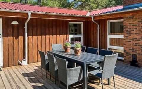 Gaja - 1Km from the Sea: Hout, Beits, Deur, Hardwood, Huis, Dek, Veranda, Verblijf, Plank, Houten Vloer