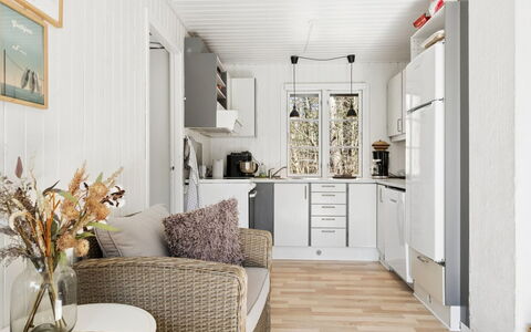 Blakke - 250M from the Sea: Interieur Ontwerp, Flooring, Hout, Verdieping, Meubilair, Major Appliance, Keuken, Kamer, Plafond, Huis