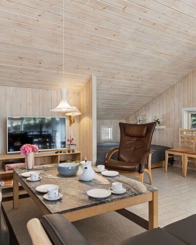 Sylvia - 900M from the Sea