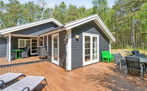 Signe - 850M from the Sea: Hout, Huis, Verblijf, Huis, Dak, Landelijk Gebied, Siding, Blokhut, Garden Gebouwen, Hardwood