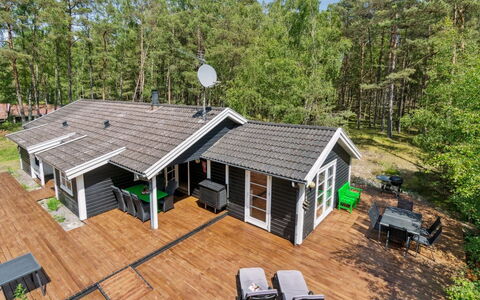 Signe - 850M from the Sea: Hout, Huis, Verblijf, Huis, Dak, Landelijk Gebied, Siding, Blokhut, Garden Gebouwen, Hardwood
