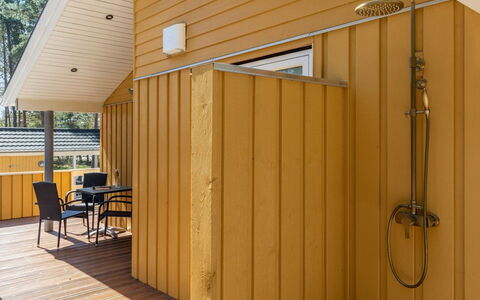 Arndis - 600M from the Sea: Hout, Huis, Verblijf, Huis, Dak, Landelijk Gebied, Siding, Blokhut, Garden Gebouwen, Hardwood