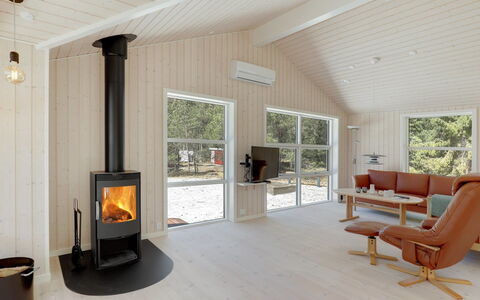 Arndis - 600M from the Sea: Hout, Huis, Verblijf, Huis, Dak, Landelijk Gebied, Siding, Blokhut, Garden Gebouwen, Hardwood