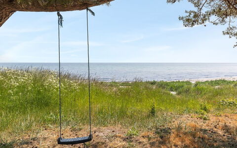 Botolphus - 20M from the Sea: Hout, Huis, Verblijf, Huis, Dak, Landelijk Gebied, Siding, Blokhut, Garden Gebouwen, Hardwood