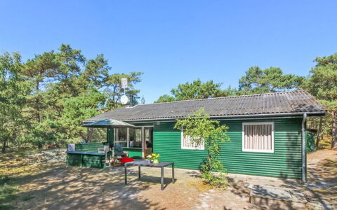 Michel - 300M from the Sea: Hout, Huis, Verblijf, Huis, Dak, Landelijk Gebied, Siding, Blokhut, Garden Gebouwen, Hardwood