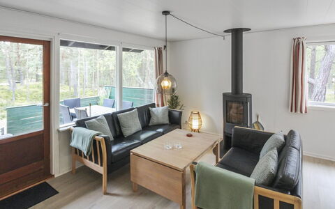 Michel - 300M from the Sea: Hout, Huis, Verblijf, Huis, Dak, Landelijk Gebied, Siding, Blokhut, Garden Gebouwen, Hardwood