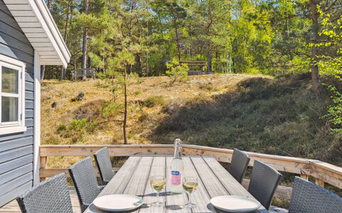 Hallgerd - 800M from the Sea: Hout, Huis, Verblijf, Huis, Dak, Landelijk Gebied, Siding, Blokhut, Garden Gebouwen, Hardwood