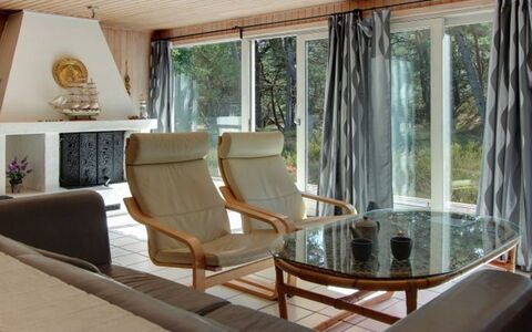 Minka - 300M from the Sea: Hout, Huis, Verblijf, Huis, Dak, Landelijk Gebied, Siding, Blokhut, Garden Gebouwen, Hardwood