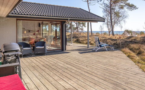 Unto - 25M from the Sea: Hout, Huis, Verblijf, Huis, Dak, Landelijk Gebied, Siding, Blokhut, Garden Gebouwen, Hardwood