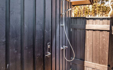 Unto - 25M from the Sea: Hout, Huis, Verblijf, Huis, Dak, Landelijk Gebied, Siding, Blokhut, Garden Gebouwen, Hardwood
