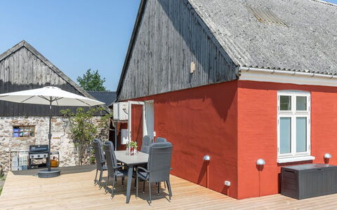 Elize - 250M from the Sea: Woongebied, Dak, Voorstad, Oprit, Landgoed, Schoorsteen
