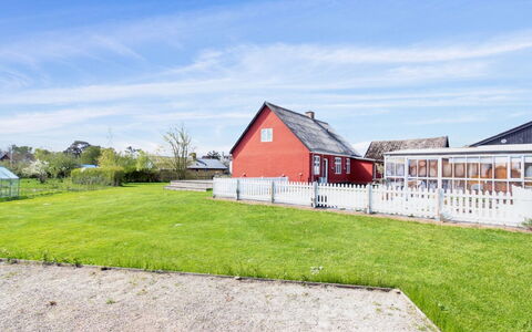 Elize - 250M from the Sea: Woongebied, Dak, Voorstad, Oprit, Landgoed, Schoorsteen