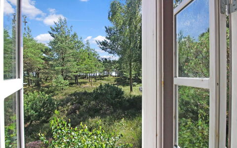 Læff - 50M from the Sea: Hout, Huis, Verblijf, Huis, Dak, Landelijk Gebied, Siding, Blokhut, Garden Gebouwen, Hardwood