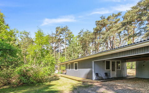 Mikkelina - 700M from the Sea: Gebouw, Huis, Venster, Huis, Dak, Woongebied, Struik, Verblijf, Land Lot