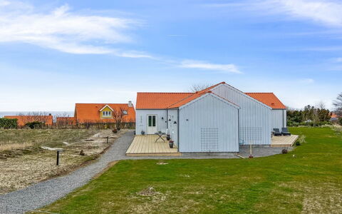 Skoge - 500M from the Sea: Gras, Struik, Huis, Tuin, Huis, Verblijf, Land Lot, Gazon, Groundcover