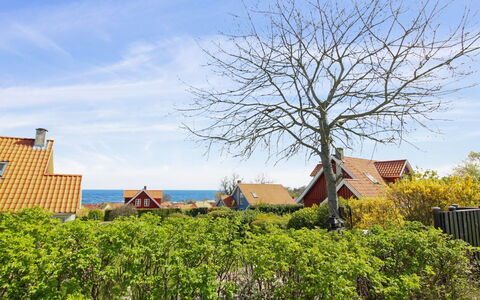 Skoge - 500M from the Sea: Gras, Struik, Huis, Tuin, Huis, Verblijf, Land Lot, Gazon, Groundcover