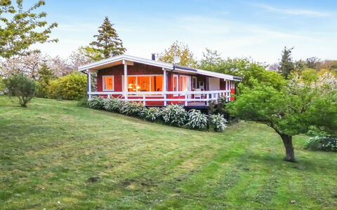 Hannele - 200M from the Sea: Dak, Huis, Land Lot, Huis, Verblijf, Landgoed, Garden Gebouwen, Schaduw, Blokhut, Landscaping