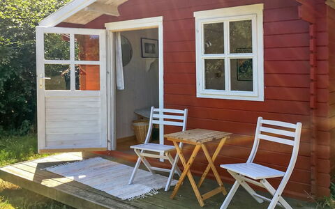 Hannele - 200M from the Sea: Dak, Huis, Land Lot, Huis, Verblijf, Landgoed, Garden Gebouwen, Schaduw, Blokhut, Landscaping