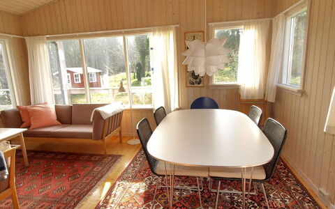 Hannele - 200M from the Sea: Dak, Huis, Land Lot, Huis, Verblijf, Landgoed, Garden Gebouwen, Schaduw, Blokhut, Landscaping