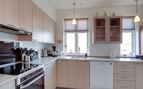 Nadua - 6Km from the Sea: Struik, Woongebied, Huis, Huis, Tuin, Groundcover, Verblijf, Woody Plant, Landscaping, Landgoed