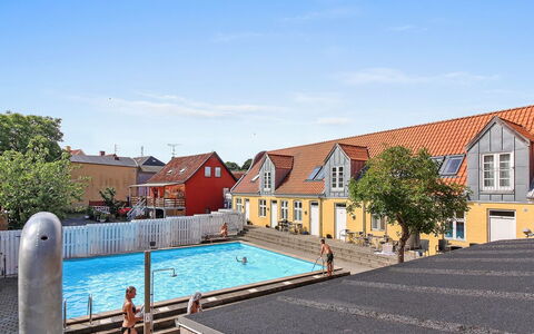 Sylviane - 500M from the Sea: Struik, Stedelijk Ontwerp, Groundcover, Steen, Appartement, Landgoed, Metselwerk, Balkon, Landscaping