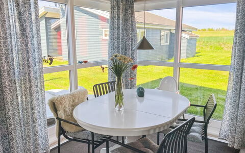 Carlie - 2.8Km from the Sea: Hout, Huis, Verblijf, Huis, Dak, Landelijk Gebied, Siding, Blokhut, Garden Gebouwen, Hardwood