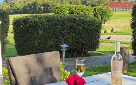 Ayk - 400M from the Sea: Dak, Huis, Land Lot, Huis, Verblijf, Landgoed, Garden Gebouwen, Schaduw, Blokhut, Landscaping