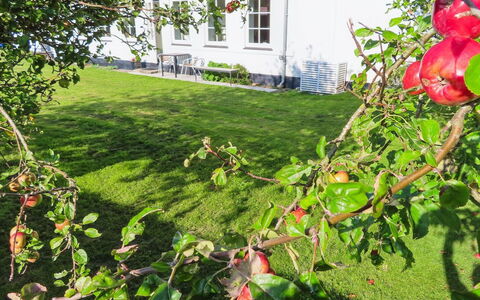 Ayk - 400M from the Sea: Dak, Huis, Land Lot, Huis, Verblijf, Landgoed, Garden Gebouwen, Schaduw, Blokhut, Landscaping
