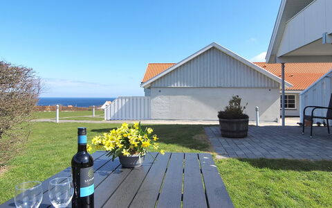 Hunter - 400M from the Sea: Hout, Huis, Verblijf, Huis, Dak, Landelijk Gebied, Siding, Blokhut, Garden Gebouwen, Hardwood