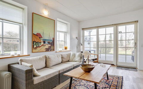 Hunter - 400M from the Sea: Hout, Huis, Verblijf, Huis, Dak, Landelijk Gebied, Siding, Blokhut, Garden Gebouwen, Hardwood