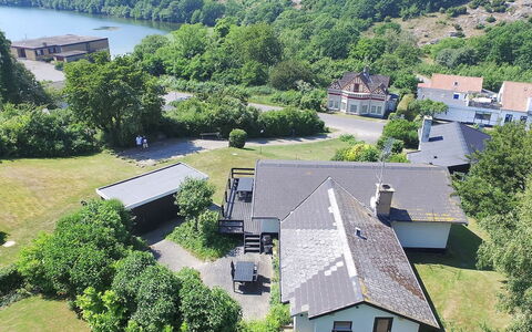 Cristiana - 950M from the Sea: Hout, Huis, Verblijf, Huis, Dak, Landelijk Gebied, Siding, Blokhut, Garden Gebouwen, Hardwood