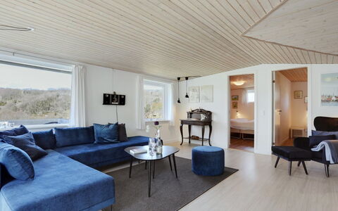 Cristiana - 950M from the Sea: Hout, Huis, Verblijf, Huis, Dak, Landelijk Gebied, Siding, Blokhut, Garden Gebouwen, Hardwood