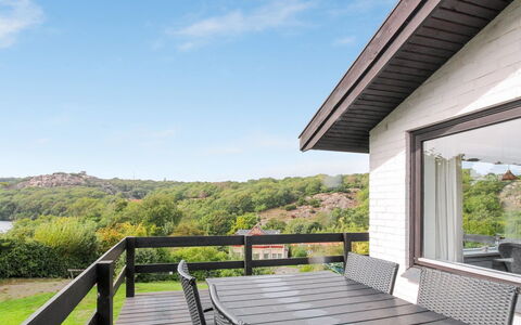 Cristiana - 950M from the Sea: Hout, Huis, Verblijf, Huis, Dak, Landelijk Gebied, Siding, Blokhut, Garden Gebouwen, Hardwood