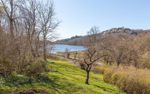 Anina - 400M from the Sea: Hout, Huis, Verblijf, Huis, Dak, Landelijk Gebied, Siding, Blokhut, Garden Gebouwen, Hardwood