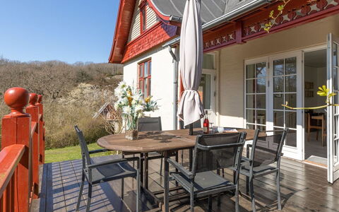 Anina - 400M from the Sea: Hout, Huis, Verblijf, Huis, Dak, Landelijk Gebied, Siding, Blokhut, Garden Gebouwen, Hardwood