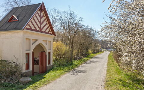 Anina - 400M from the Sea: Hout, Huis, Verblijf, Huis, Dak, Landelijk Gebied, Siding, Blokhut, Garden Gebouwen, Hardwood