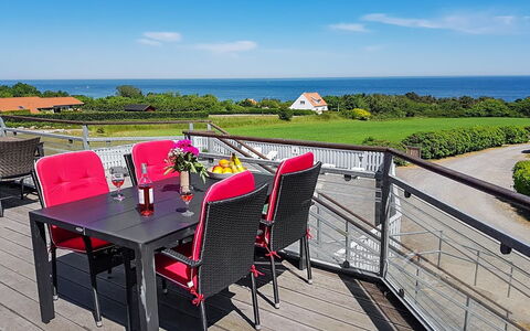 Thorsten - 500M from the Sea: Hout, Huis, Verblijf, Huis, Dak, Landelijk Gebied, Siding, Blokhut, Garden Gebouwen, Hardwood