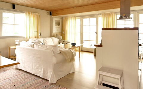 Iikka - 300M from the Sea: Hout, Huis, Verblijf, Huis, Dak, Landelijk Gebied, Siding, Blokhut, Garden Gebouwen, Hardwood