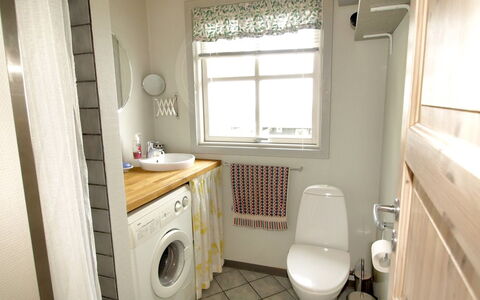 Iikka - 300M from the Sea: Hout, Huis, Verblijf, Huis, Dak, Landelijk Gebied, Siding, Blokhut, Garden Gebouwen, Hardwood