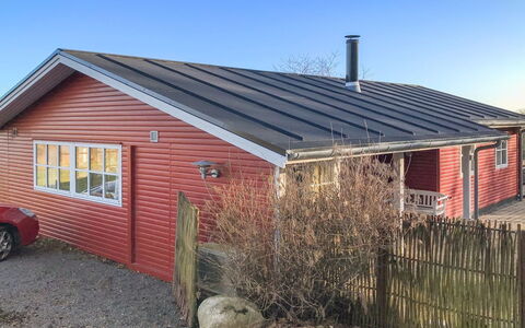 Iikka - 300M from the Sea: Hout, Huis, Verblijf, Huis, Dak, Landelijk Gebied, Siding, Blokhut, Garden Gebouwen, Hardwood