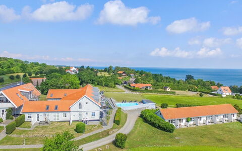 Hertha - 500M from the Sea: Hout, Huis, Verblijf, Huis, Dak, Landelijk Gebied, Siding, Blokhut, Garden Gebouwen, Hardwood