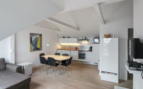 Hertha - 500M from the Sea: Hout, Huis, Verblijf, Huis, Dak, Landelijk Gebied, Siding, Blokhut, Garden Gebouwen, Hardwood