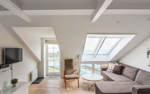 Hertha - 500M from the Sea: Hout, Huis, Verblijf, Huis, Dak, Landelijk Gebied, Siding, Blokhut, Garden Gebouwen, Hardwood