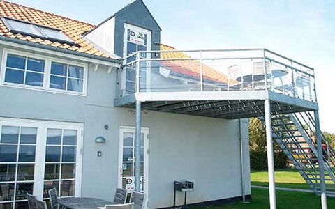 Hertha - 500M from the Sea: Hout, Huis, Verblijf, Huis, Dak, Landelijk Gebied, Siding, Blokhut, Garden Gebouwen, Hardwood