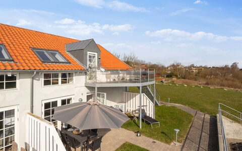 Seba - 500M from the Sea: Hout, Huis, Verblijf, Huis, Dak, Landelijk Gebied, Siding, Blokhut, Garden Gebouwen, Hardwood