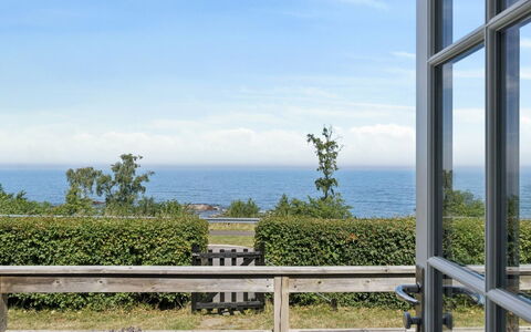 Fabine - 50M from the Sea: Dak, Huis, Huis, Verblijf, Siding, Landgoed, Oprit, Garden Gebouwen, Werf, Schuur