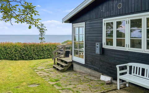 Fabine - 50M from the Sea: Dak, Huis, Huis, Verblijf, Siding, Landgoed, Oprit, Garden Gebouwen, Werf, Schuur