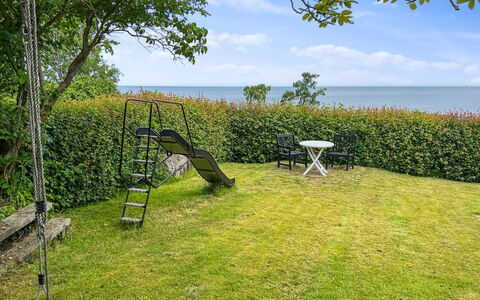 Fabine - 50M from the Sea: Dak, Huis, Huis, Verblijf, Siding, Landgoed, Oprit, Garden Gebouwen, Werf, Schuur