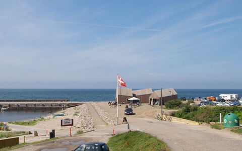 Fabine - 50M from the Sea: Dak, Huis, Huis, Verblijf, Siding, Landgoed, Oprit, Garden Gebouwen, Werf, Schuur
